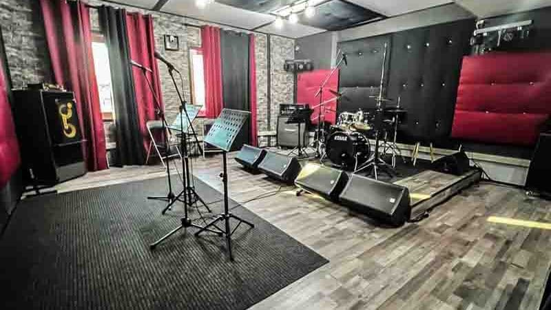 Mousiki Paleta a modern recording and rehearsal best space in Renti Thivon 152